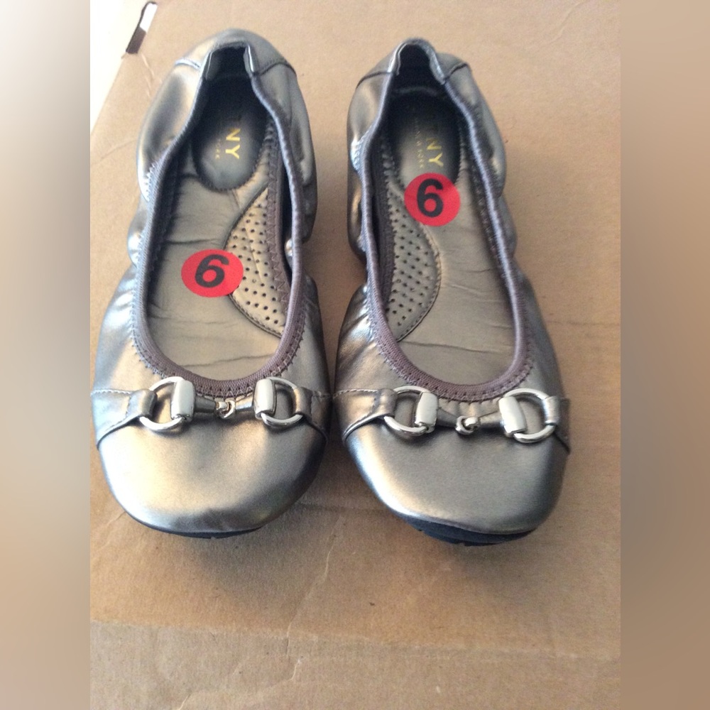 Size 6 Silver NY Loafers